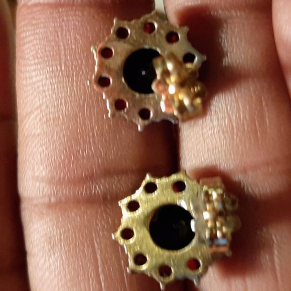 2Ct Round Dark Red Garnet Flower Cluster Stud Earrings - Picture 4 of 5